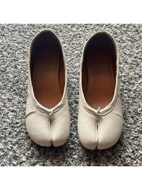 La Mode Cream‎ and Tan Tabi Ballet Flats Block Heels Size 7 Kawaii JFashion